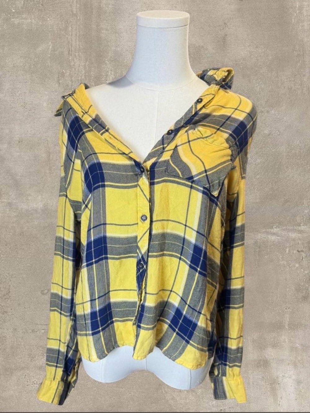 Love tree yellow and blue flannel size small women’s